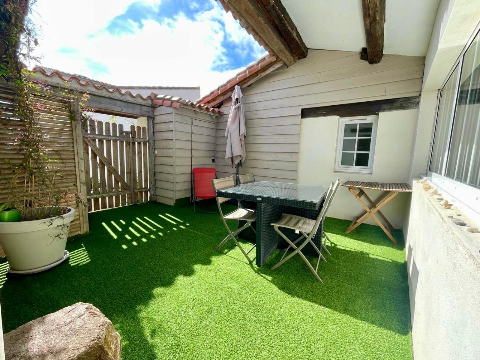 Apartamento Beau T3 *** Pour 2 A 4 Pers Avec Patio Privatif La Couarde-sur-Mer Exterior foto