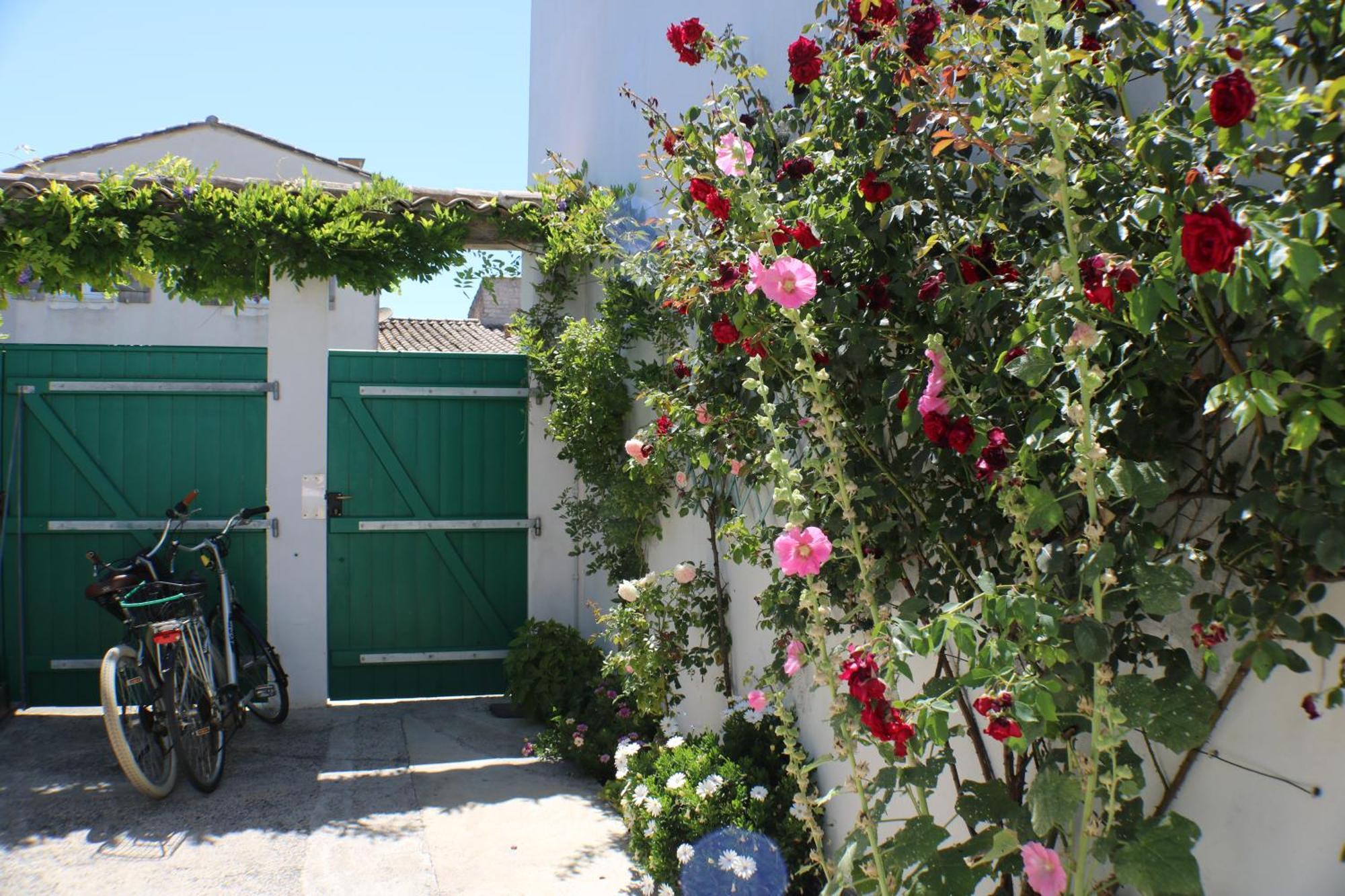 Apartamento Beau T3 *** Pour 2 A 4 Pers Avec Patio Privatif La Couarde-sur-Mer Exterior foto