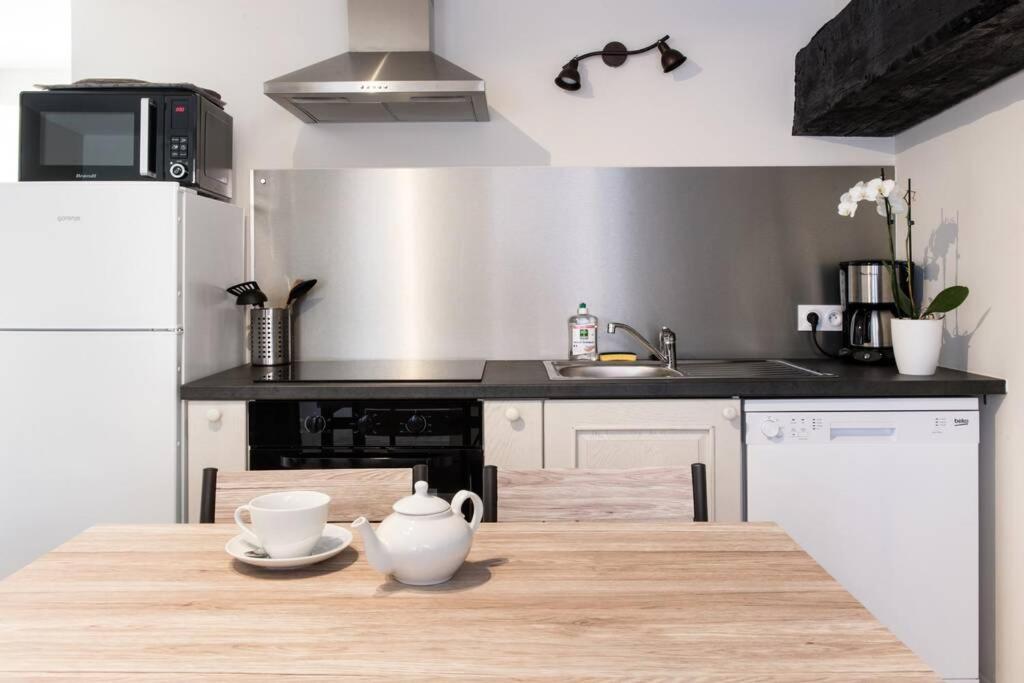 Apartamento Beau T3 *** Pour 2 A 4 Pers Avec Patio Privatif La Couarde-sur-Mer Exterior foto