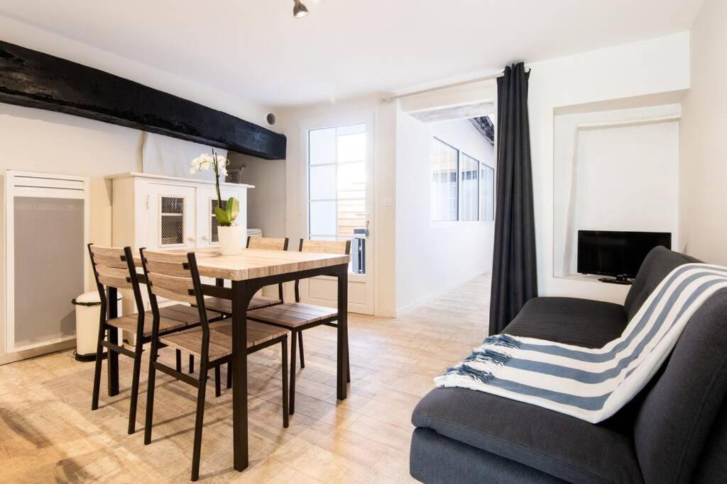 Apartamento Beau T3 *** Pour 2 A 4 Pers Avec Patio Privatif La Couarde-sur-Mer Exterior foto