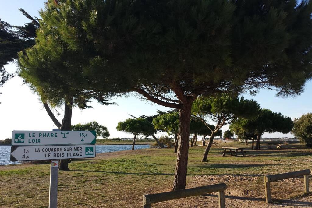 Apartamento Beau T3 *** Pour 2 A 4 Pers Avec Patio Privatif La Couarde-sur-Mer Exterior foto